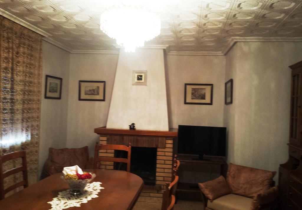 Hostal Rural Casa Castro Alberuela de la Liena Rom bilde